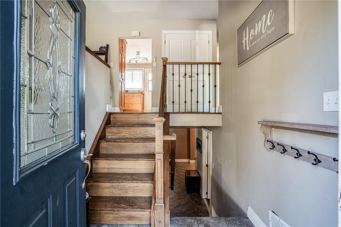 30 Crystal Court, Hamilton, Ontario  L8E 1M1 - Photo 3 - H4205318