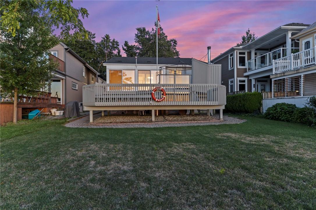 20 Peel Street, St. Catharines, Ontario  L2N 7N8 - Photo 3 - H4205390