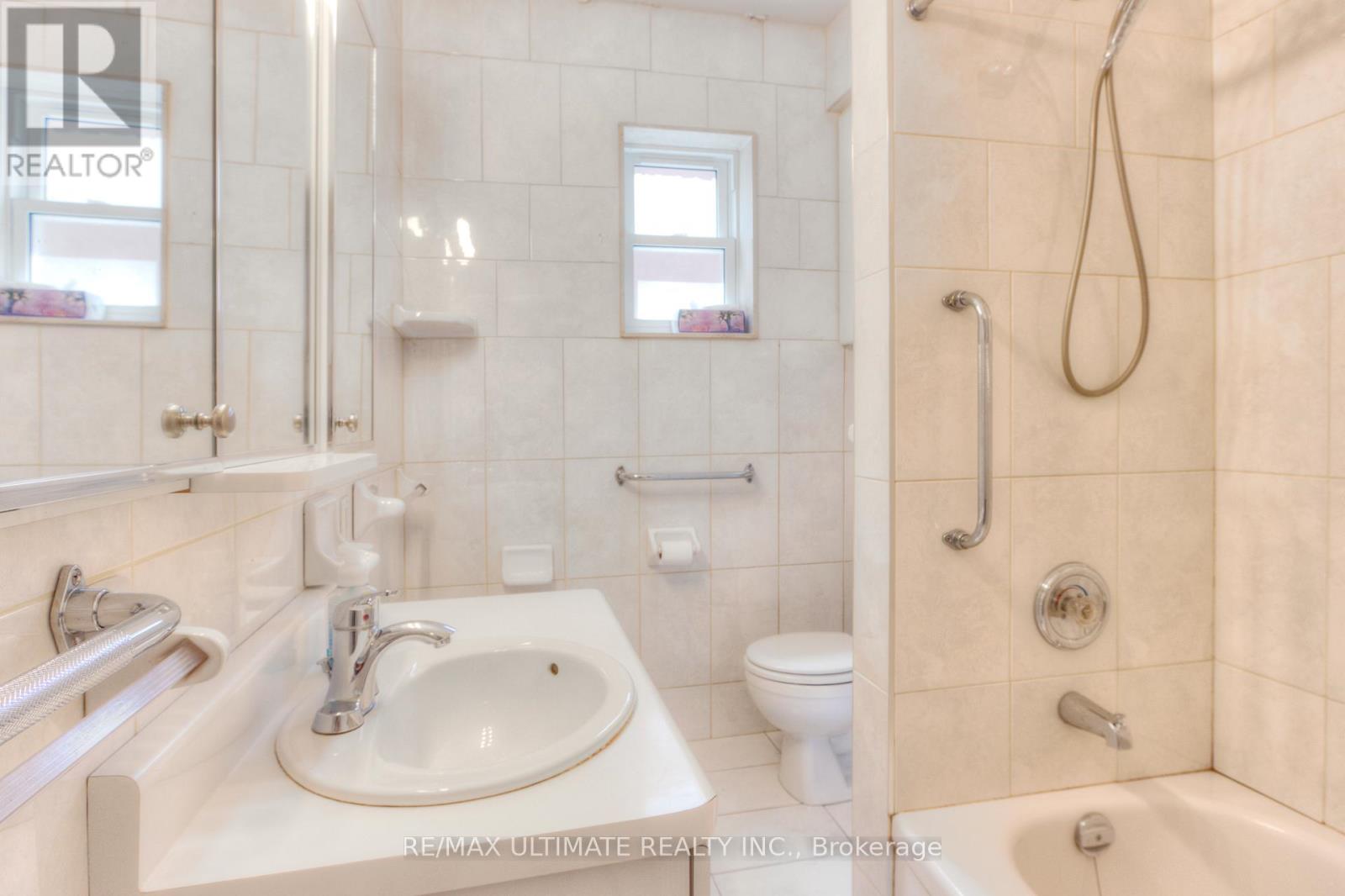 1652 Dufferin Street, Toronto, Ontario  M6H 3L8 - Photo 7 - W9296890