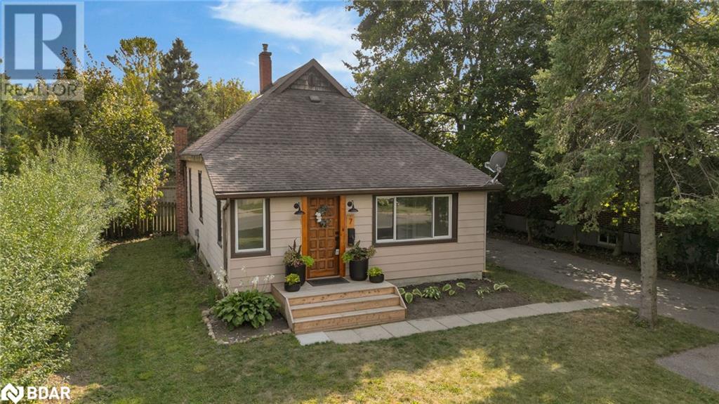 7 Napier Street, Barrie, Ontario  L4M 1W1 - Photo 1 - 40638926