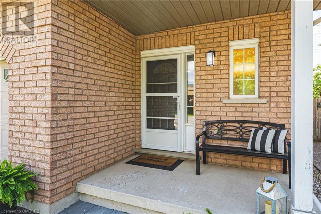 2268 Greenway Terrace, Burlington, Ontario  L7M 4N5 - Photo 2 - 40640377