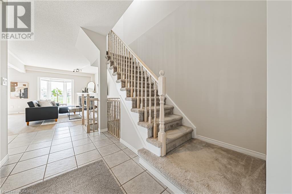 2268 Greenway Terrace, Burlington, Ontario  L7M 4N5 - Photo 4 - 40640377