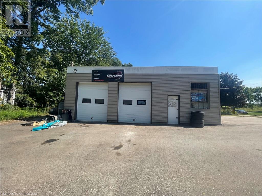 46 Kitchener Avenue, Brantford, Ontario  N3S 1A4 - Photo 1 - 40641148