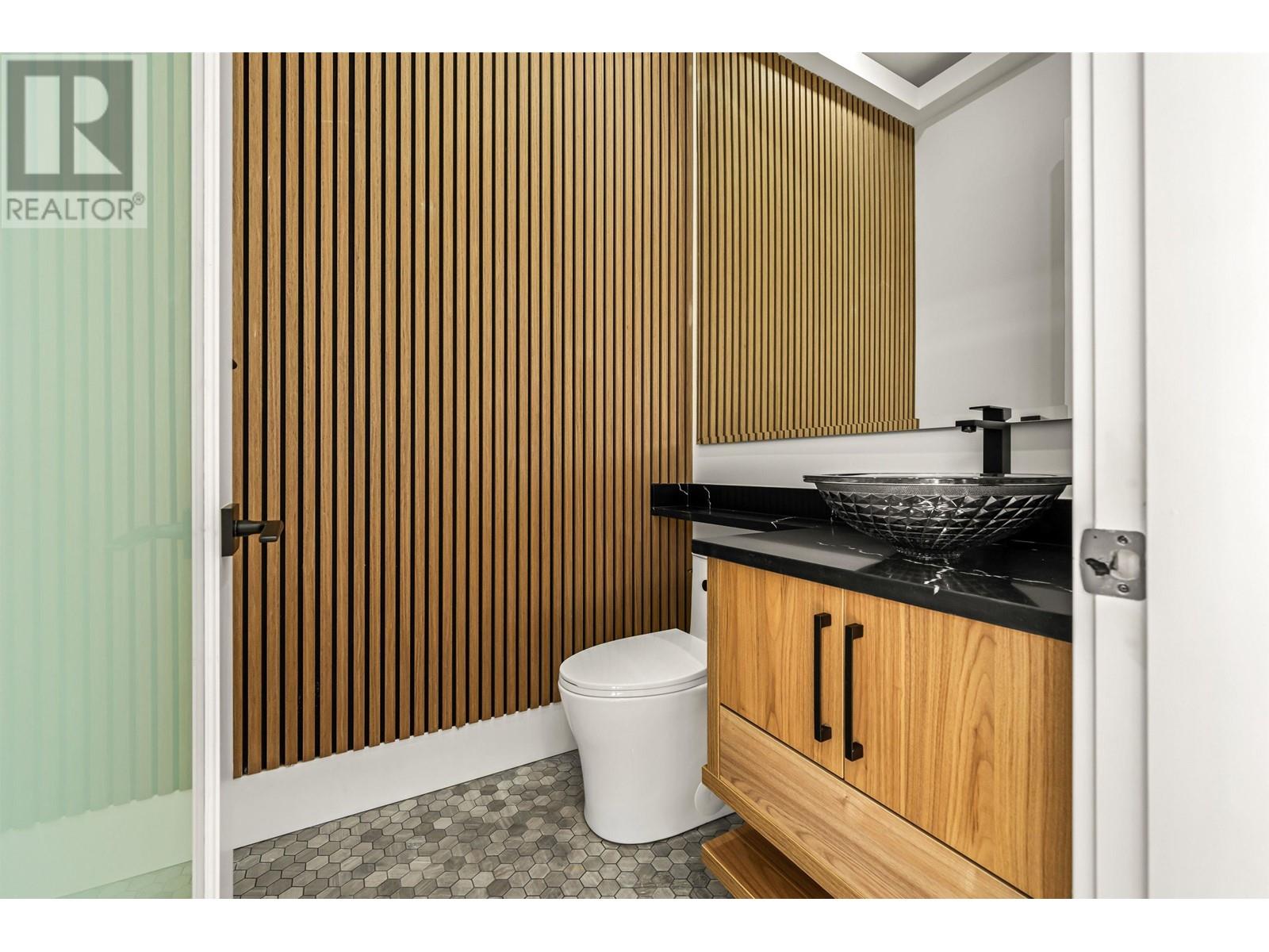 Listing Picture 7 of 29 : 7633 ROSEWOOD STREET, Burnaby / 本拿比 - 魯藝地產 Yvonne Lu Group - MLS Medallion Club Member