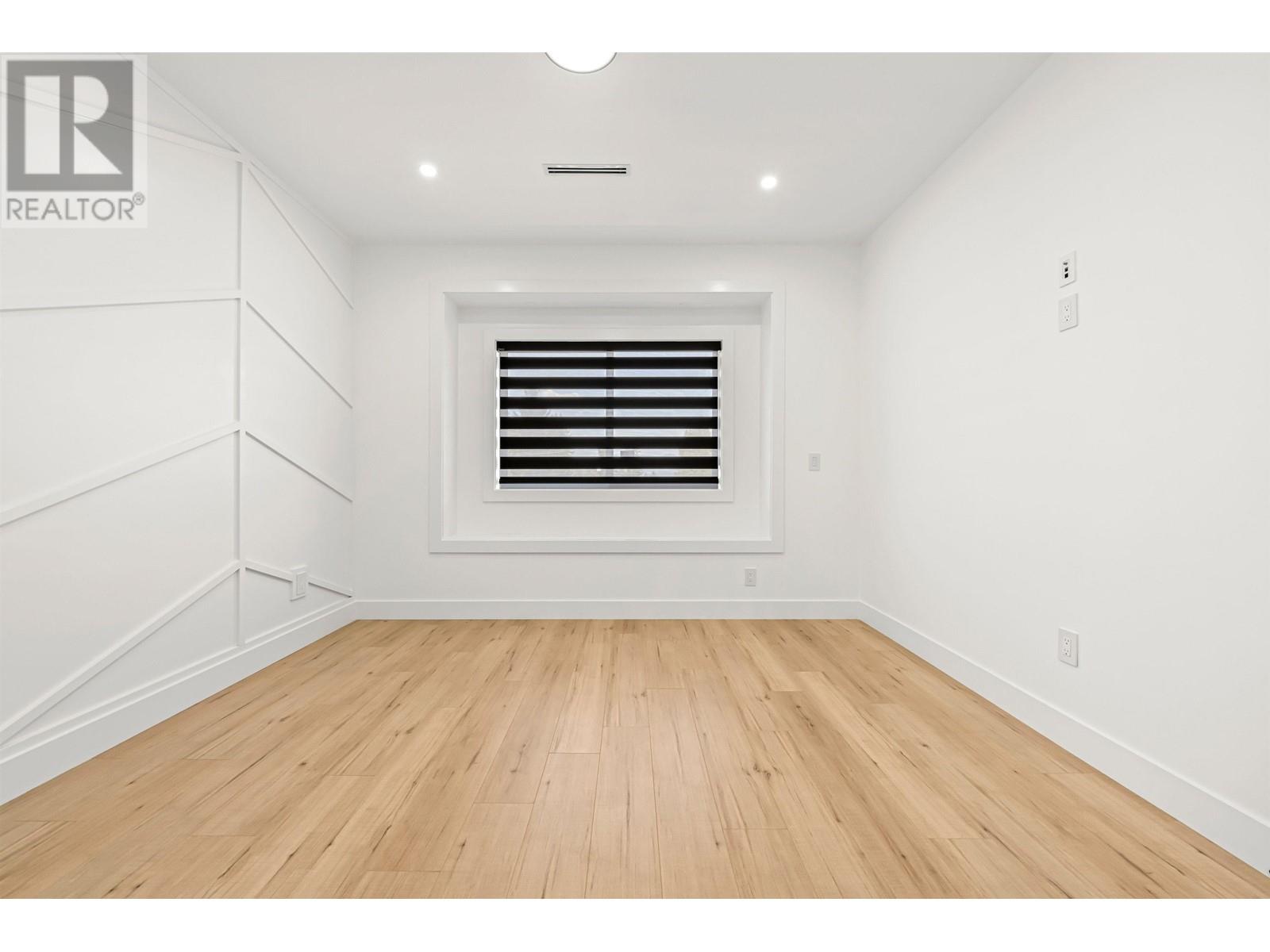 Listing Picture 19 of 29 : 7633 ROSEWOOD STREET, Burnaby / 本拿比 - 魯藝地產 Yvonne Lu Group - MLS Medallion Club Member