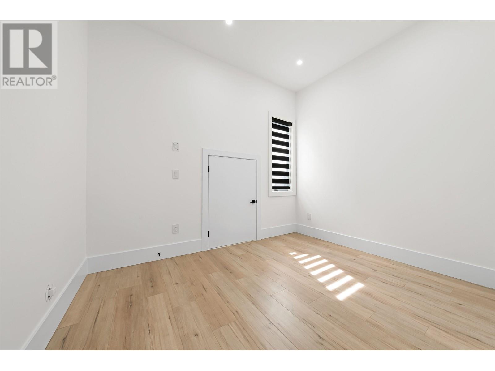 Listing Picture 25 of 29 : 7633 ROSEWOOD STREET, Burnaby / 本拿比 - 魯藝地產 Yvonne Lu Group - MLS Medallion Club Member