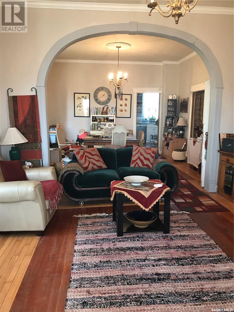 Property at 300 1st AVENUE image 3