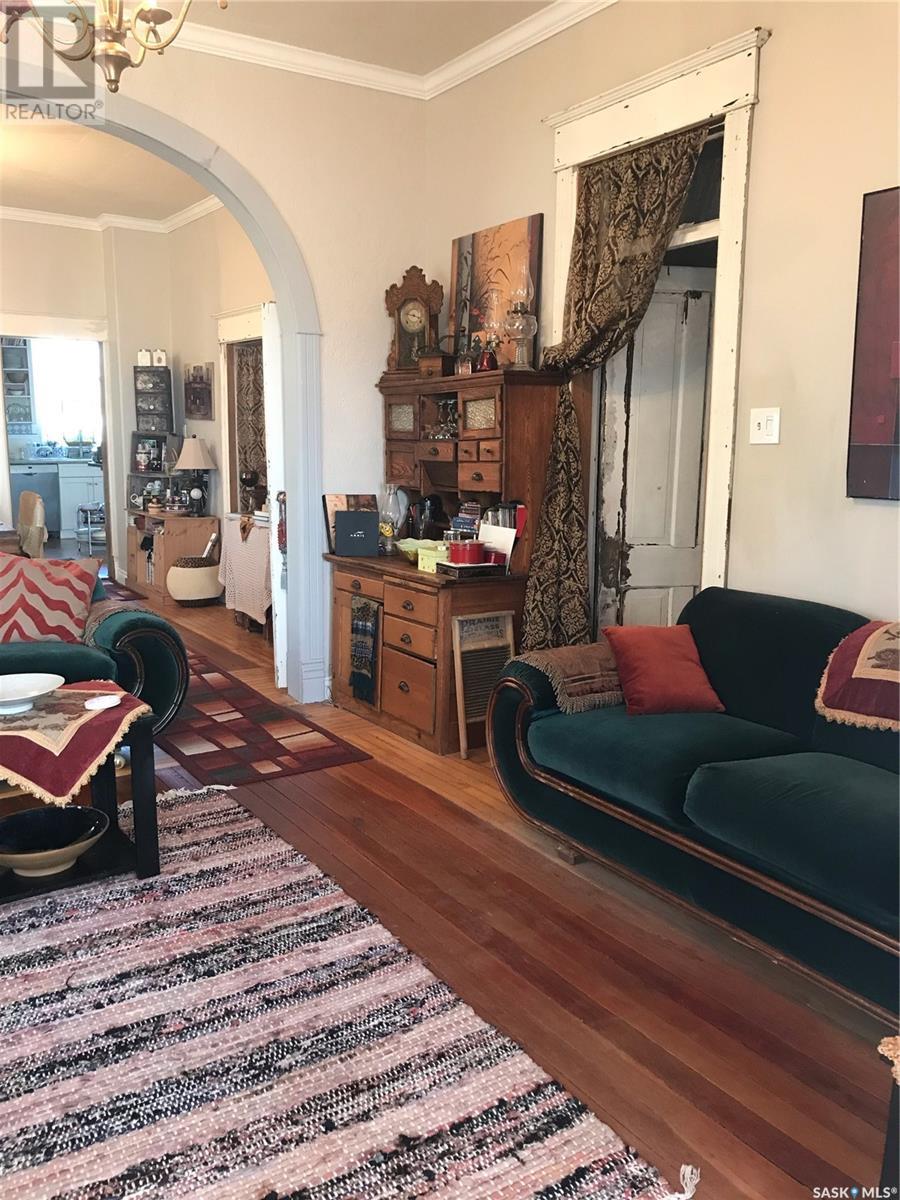 Property at 300 1st AVENUE image 4