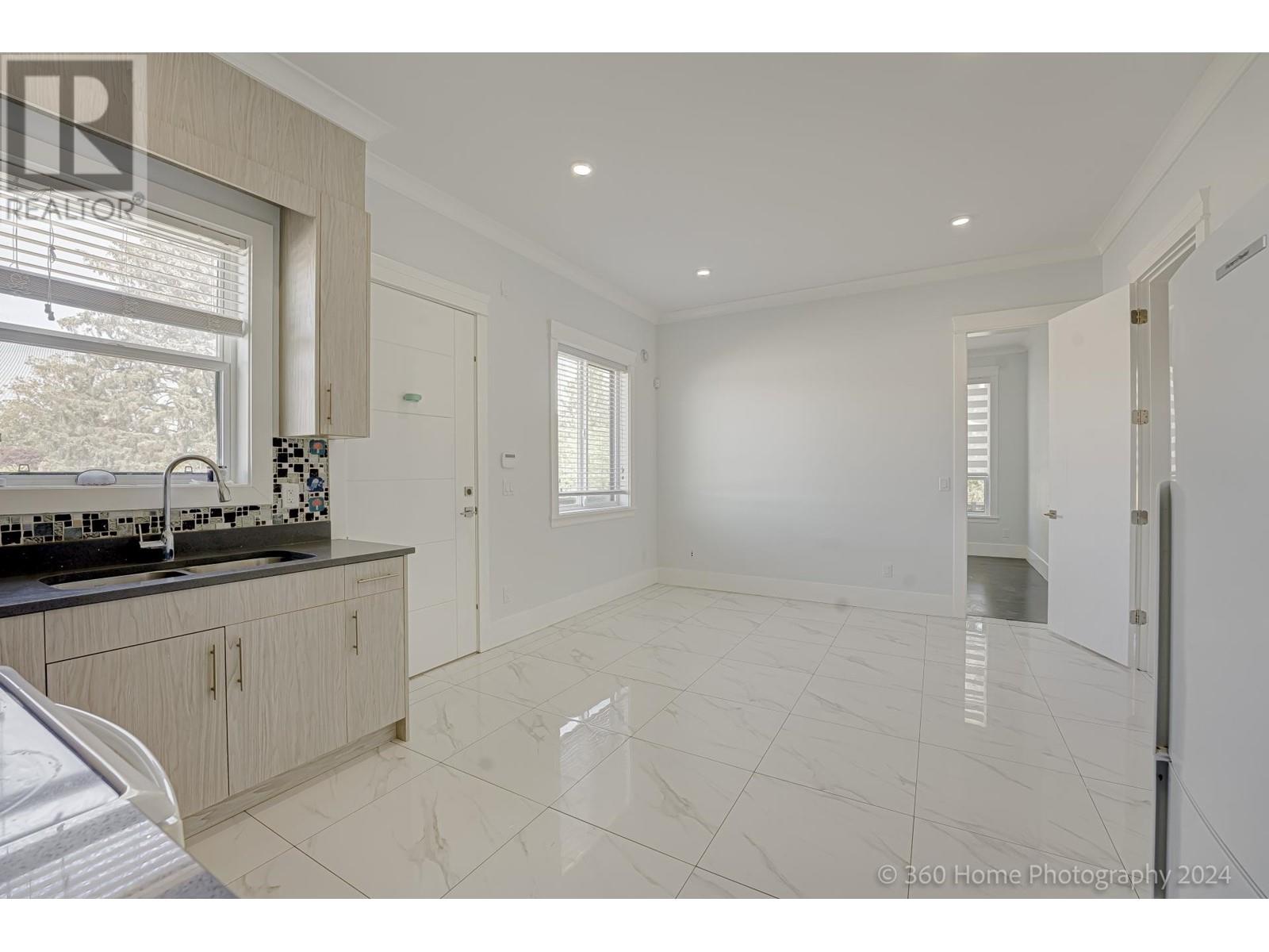 Listing Picture 34 of 40 : 10211 NO. 6 ROAD, Richmond / 烈治文 - 魯藝地產 Yvonne Lu Group - MLS Medallion Club Member