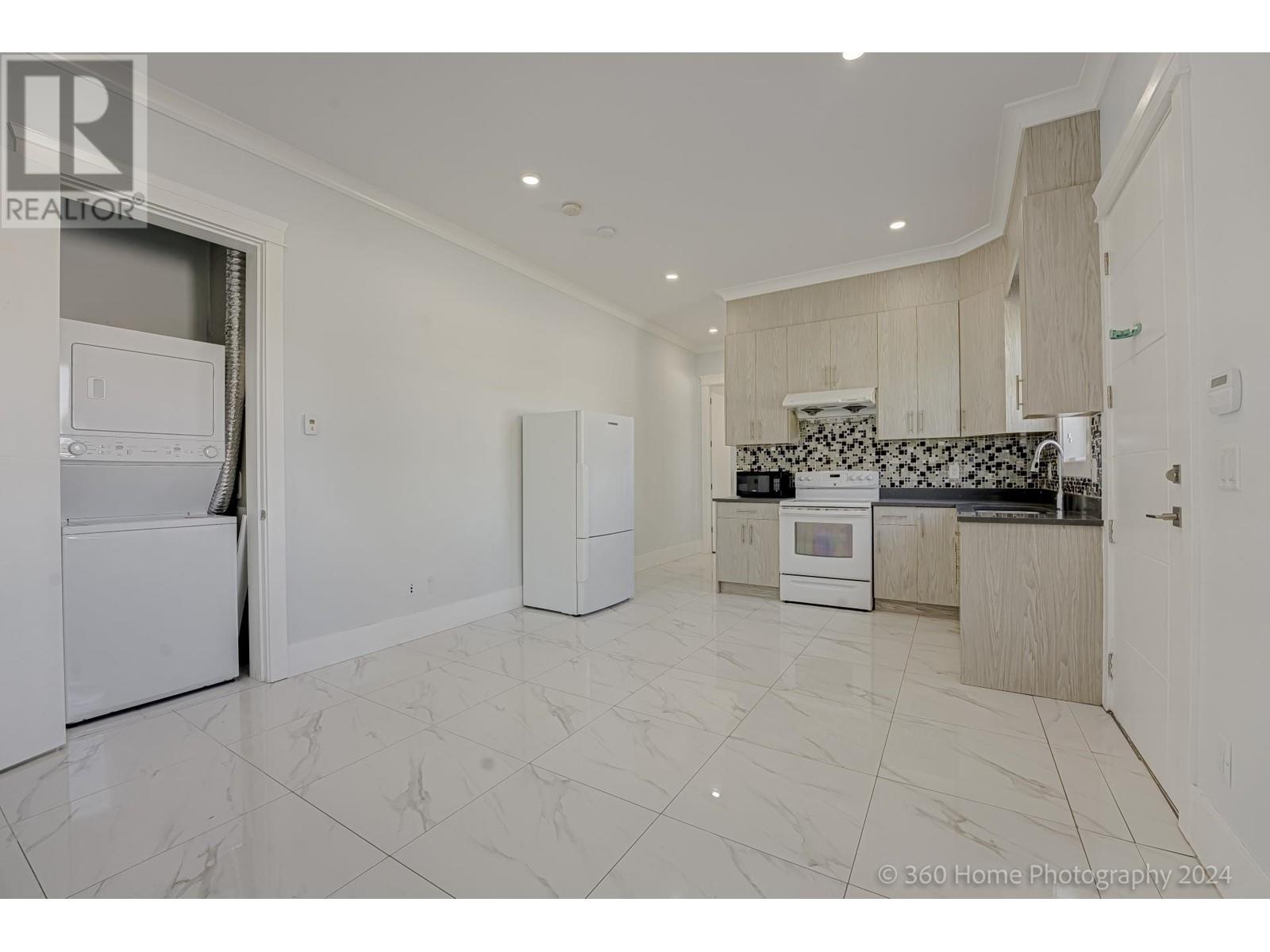 Listing Picture 33 of 40 : 10211 NO. 6 ROAD, Richmond / 烈治文 - 魯藝地產 Yvonne Lu Group - MLS Medallion Club Member