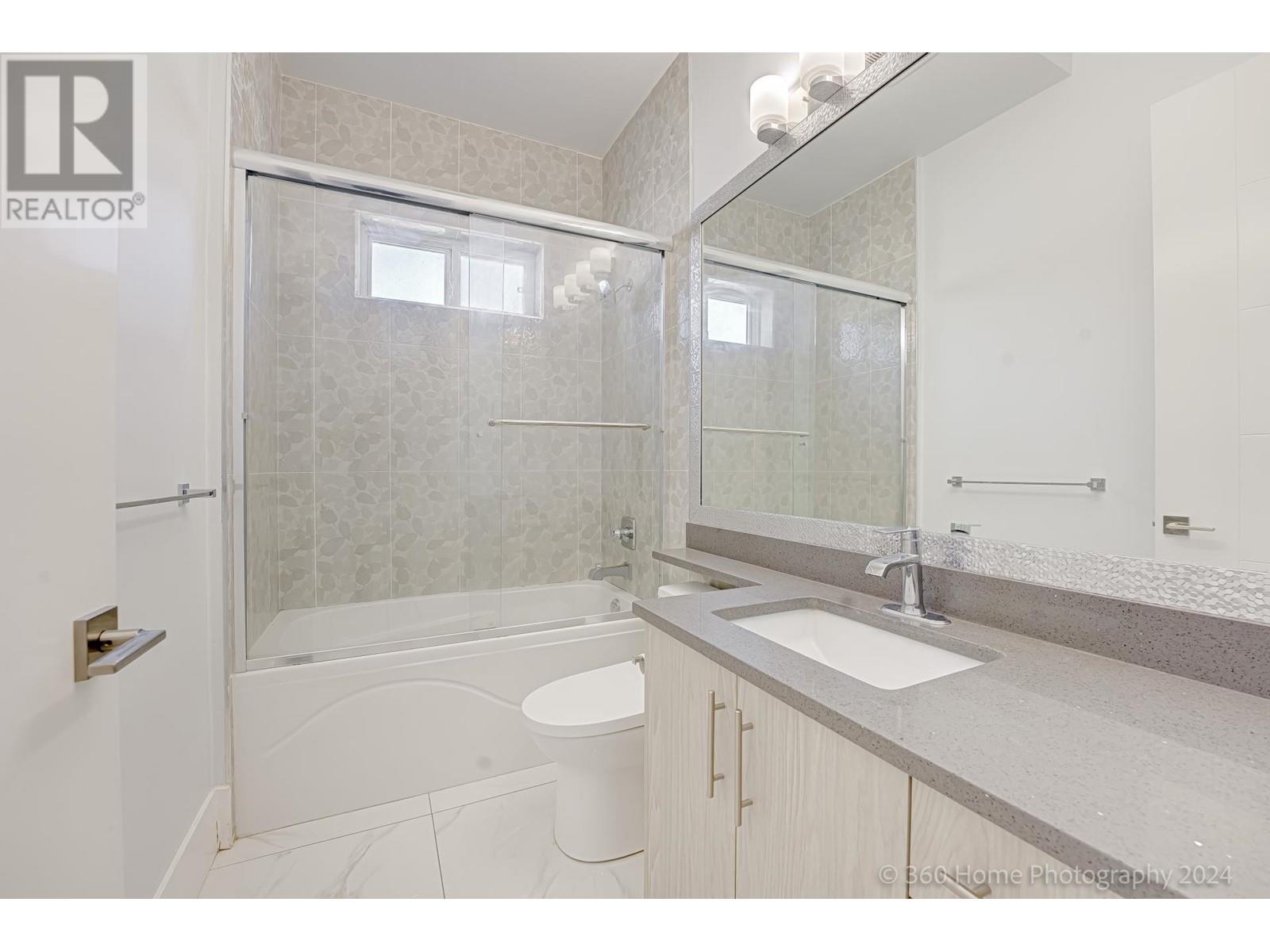 Listing Picture 35 of 40 : 10211 NO. 6 ROAD, Richmond / 烈治文 - 魯藝地產 Yvonne Lu Group - MLS Medallion Club Member