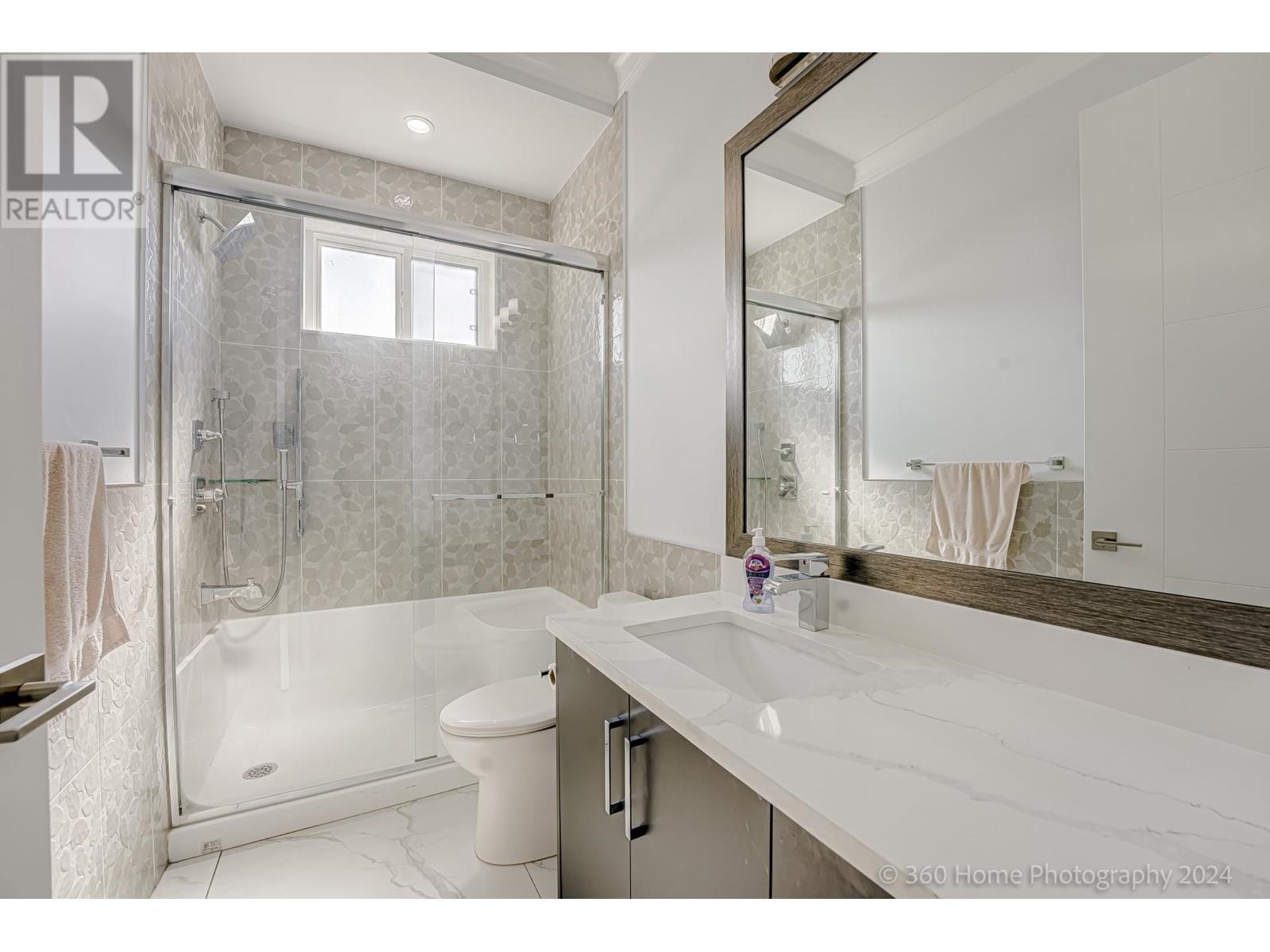 Listing Picture 19 of 40 : 10211 NO. 6 ROAD, Richmond / 烈治文 - 魯藝地產 Yvonne Lu Group - MLS Medallion Club Member