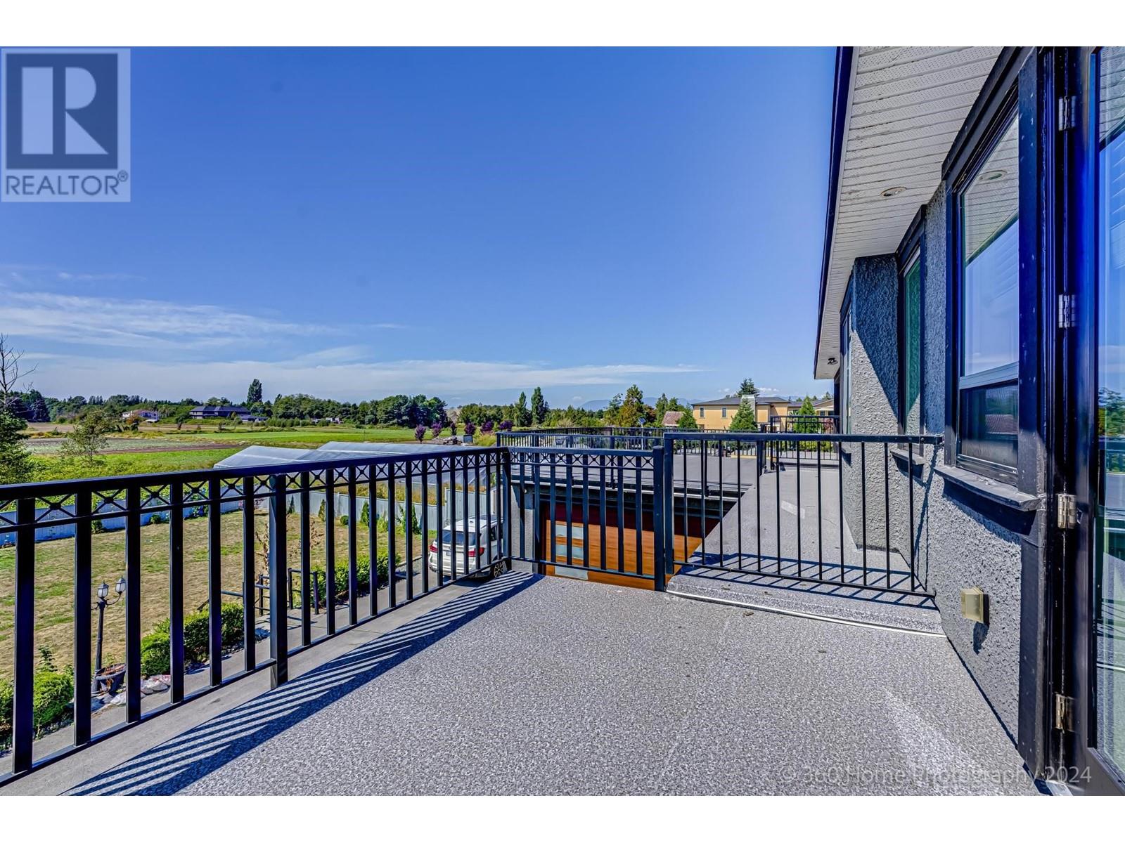 Listing Picture 32 of 40 : 10211 NO. 6 ROAD, Richmond / 烈治文 - 魯藝地產 Yvonne Lu Group - MLS Medallion Club Member