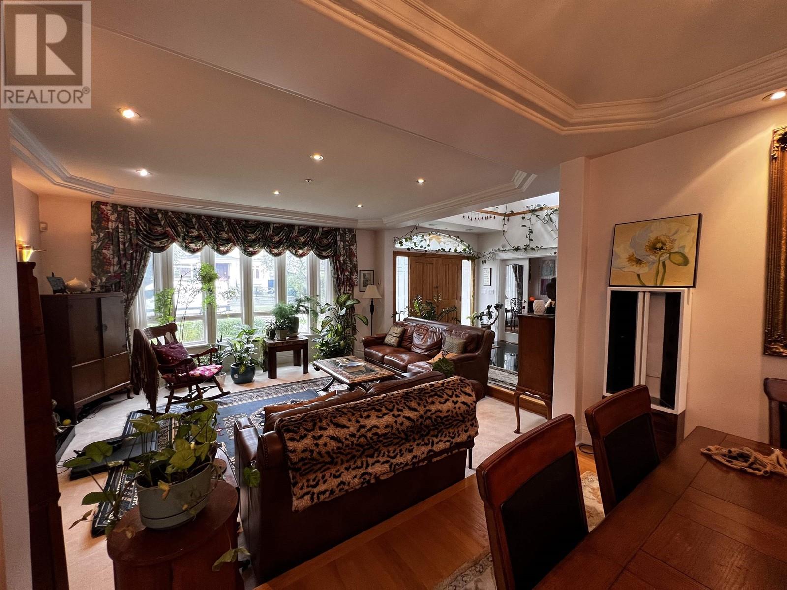 Listing Picture 10 of 22 : 1638 W 61ST AVENUE, Vancouver / 溫哥華 - 魯藝地產 Yvonne Lu Group - MLS Medallion Club Member