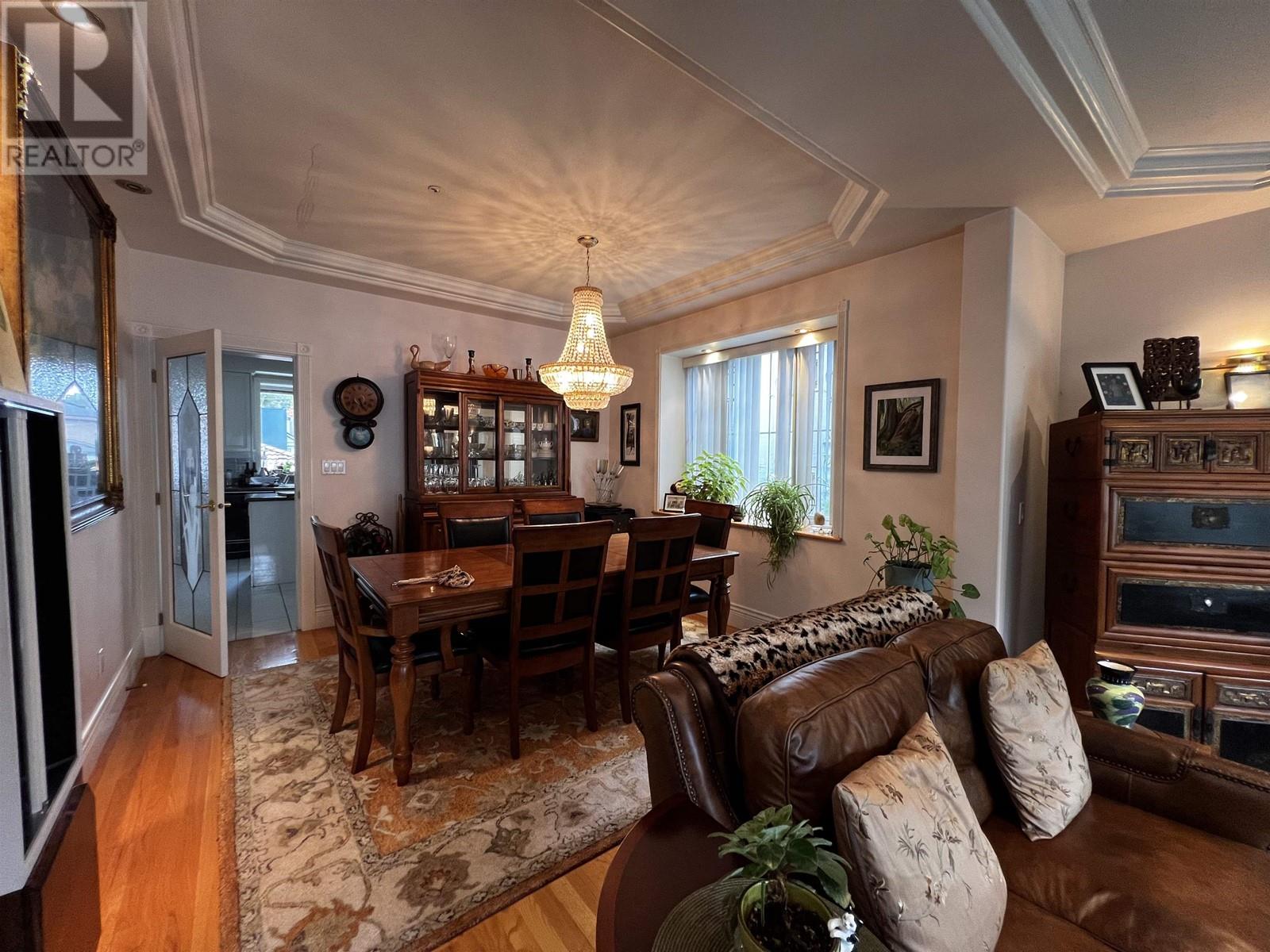 Listing Picture 2 of 22 : 1638 W 61ST AVENUE, Vancouver / 溫哥華 - 魯藝地產 Yvonne Lu Group - MLS Medallion Club Member