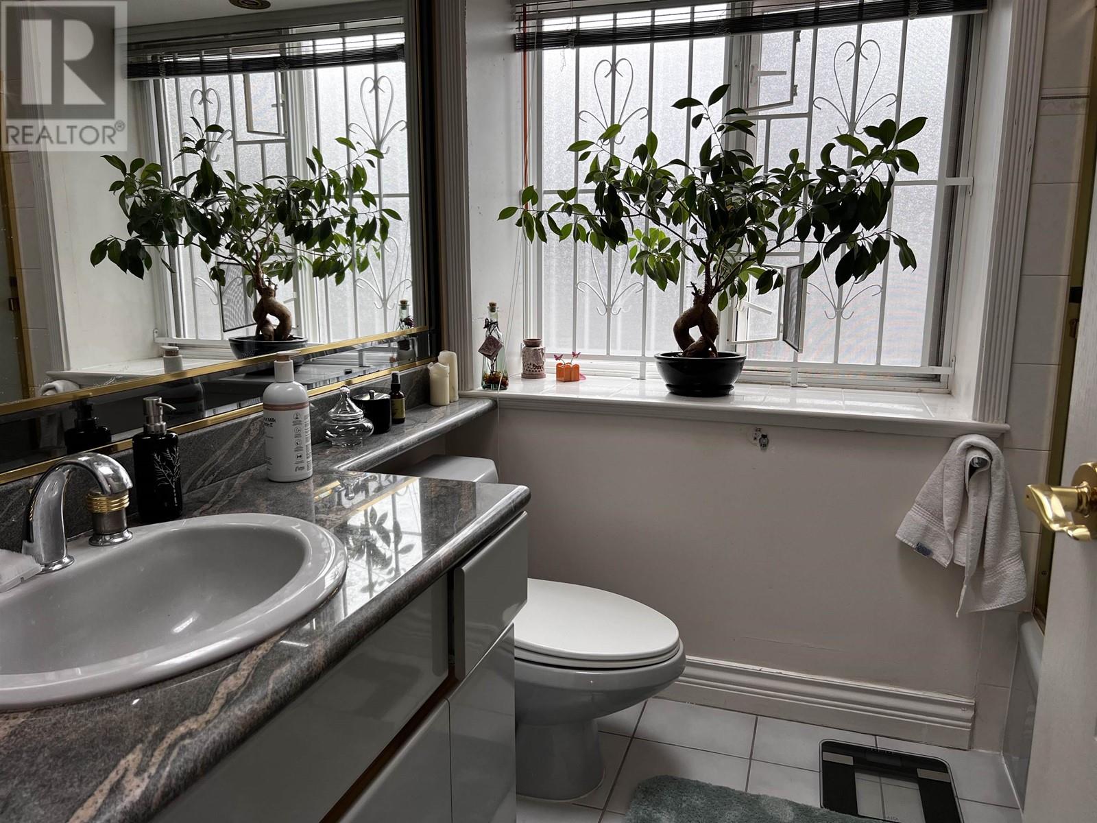 Listing Picture 15 of 22 : 1638 W 61ST AVENUE, Vancouver / 溫哥華 - 魯藝地產 Yvonne Lu Group - MLS Medallion Club Member