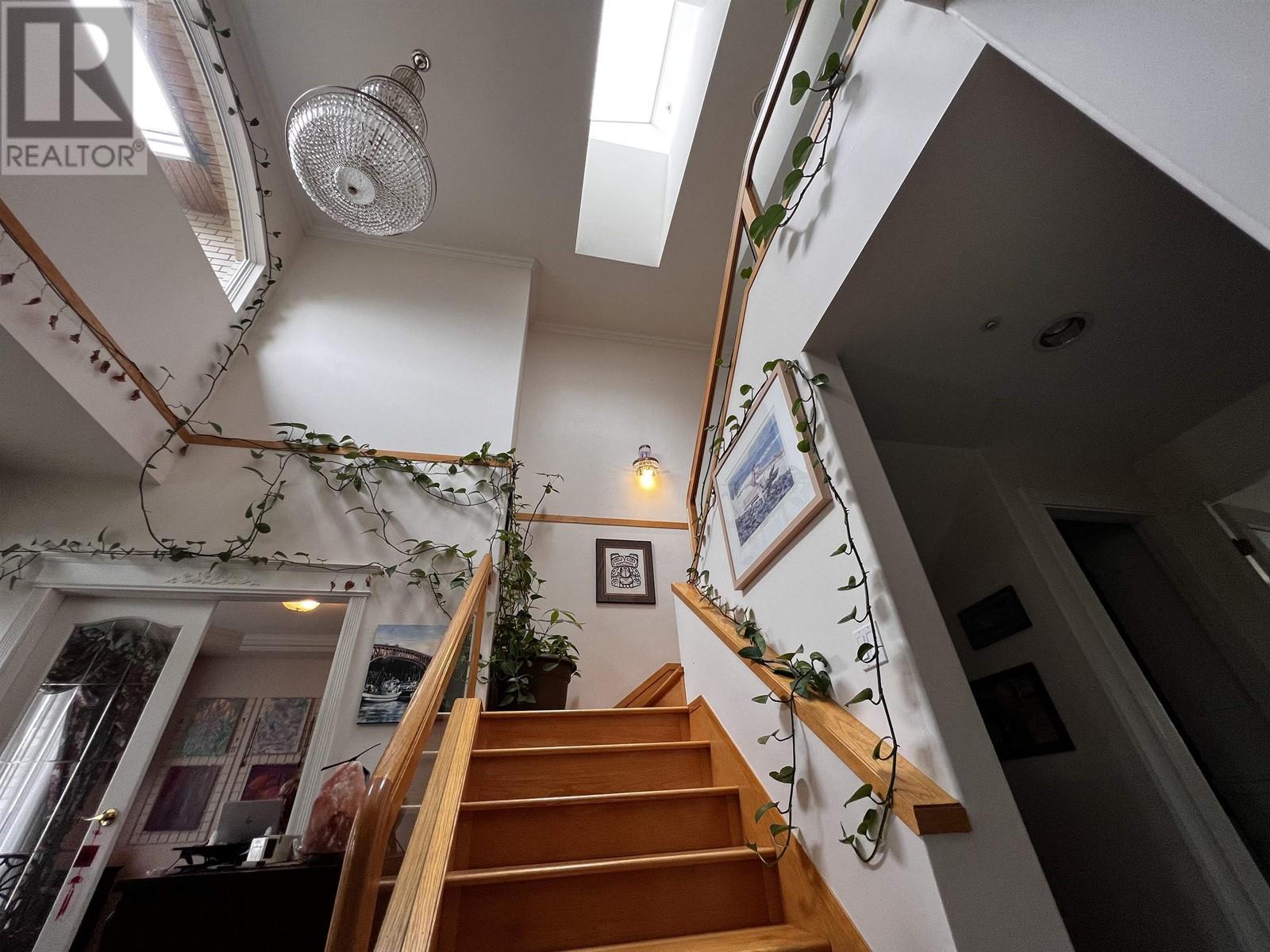 Listing Picture 12 of 22 : 1638 W 61ST AVENUE, Vancouver / 溫哥華 - 魯藝地產 Yvonne Lu Group - MLS Medallion Club Member