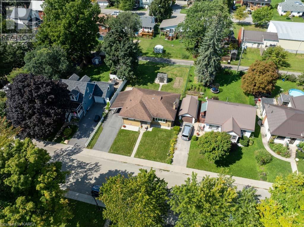 258 Arthur Street, Gananoque, Ontario  K7G 1B2 - Photo 5 - 40640572