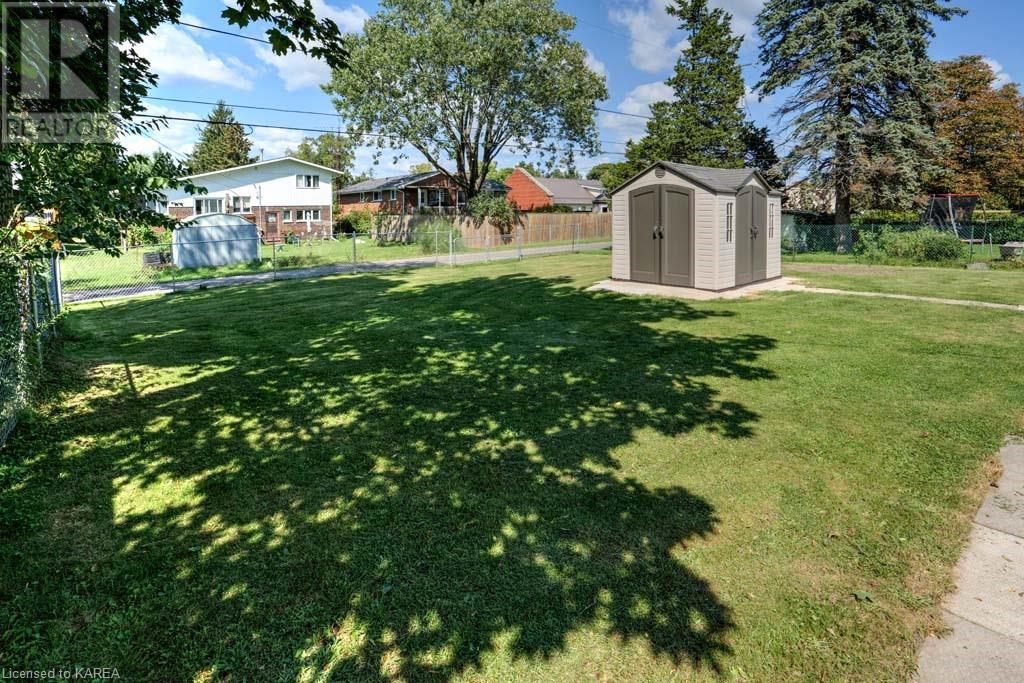 258 Arthur Street, Gananoque, Ontario  K7G 1B2 - Photo 15 - 40640572