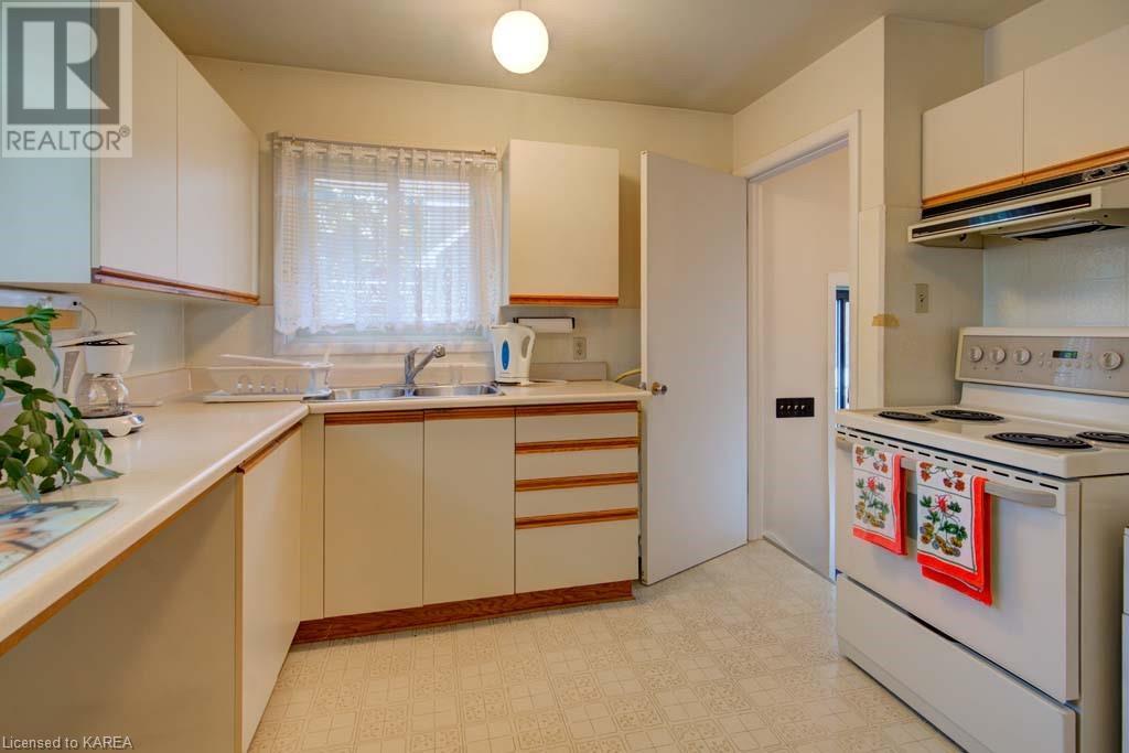 258 Arthur Street, Gananoque, Ontario  K7G 1B2 - Photo 30 - 40640572