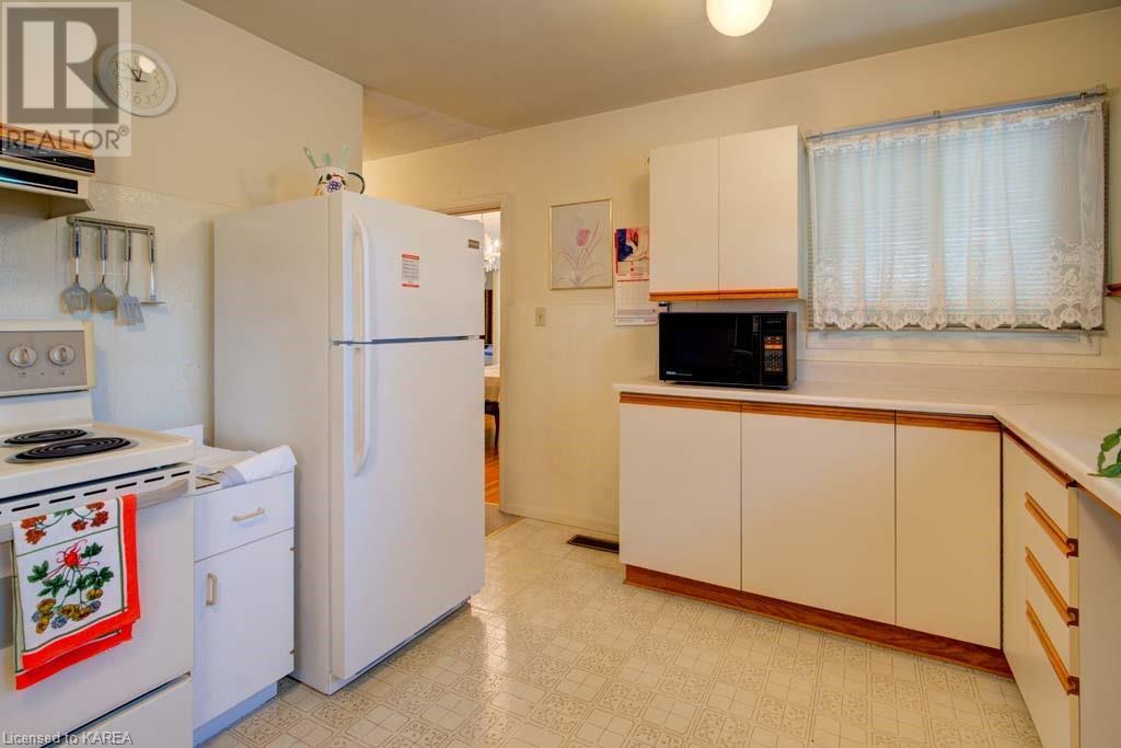 258 Arthur Street, Gananoque, Ontario  K7G 1B2 - Photo 28 - 40640572