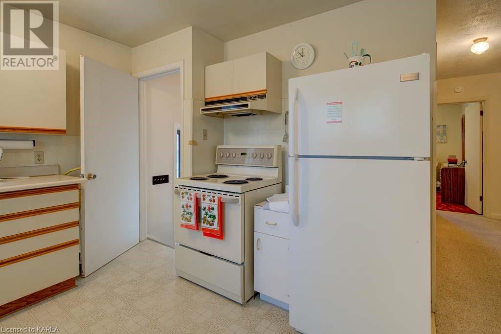 258 Arthur Street, Gananoque, Ontario  K7G 1B2 - Photo 31 - 40640572