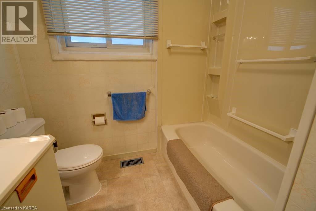 258 Arthur Street, Gananoque, Ontario  K7G 1B2 - Photo 36 - 40640572