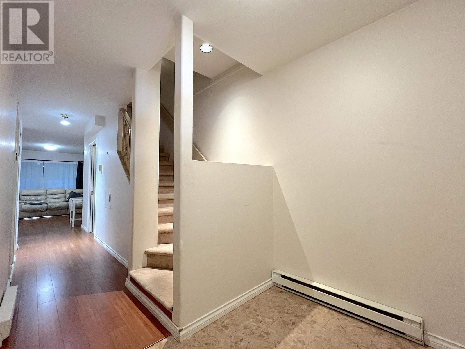 Listing Picture 3 of 18 : 14 8780 BENNETT ROAD, Richmond / 烈治文 - 魯藝地產 Yvonne Lu Group - MLS Medallion Club Member