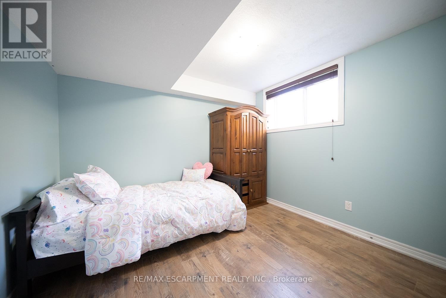 8 Oakes Court, Guelph (Grange Hill East), Ontario  N1E 0J6 - Photo 32 - X9297712