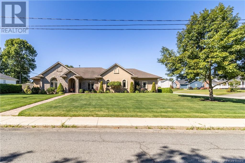 131 Creighton Street North, Woodstock, New Brunswick  E7M 1N3 - Photo 2 - NB105221