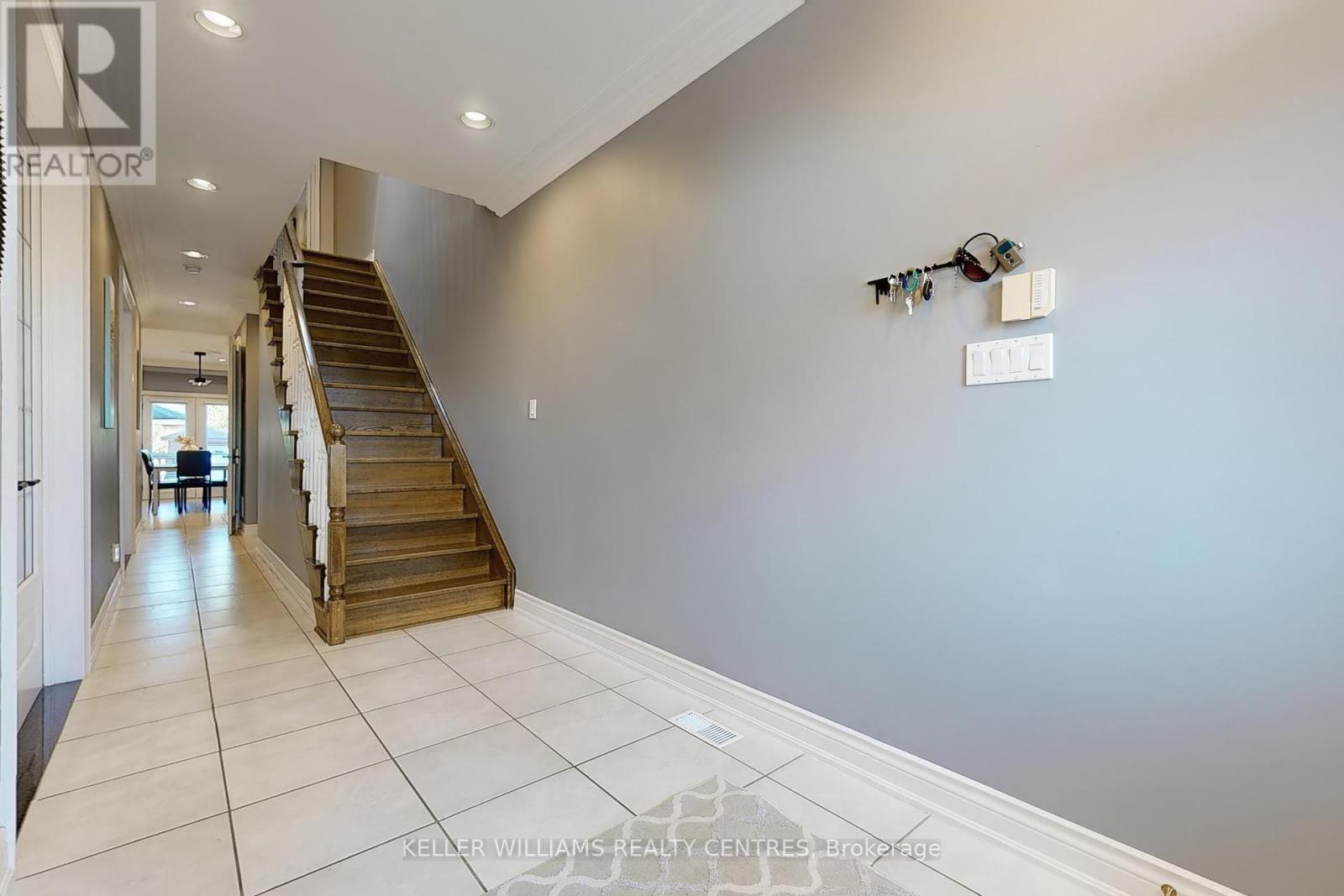 70 South Bonnington Avenue, Toronto (Birchcliffe-Cliffside), Ontario  M1N 3M3 - Photo 6 - E9297802