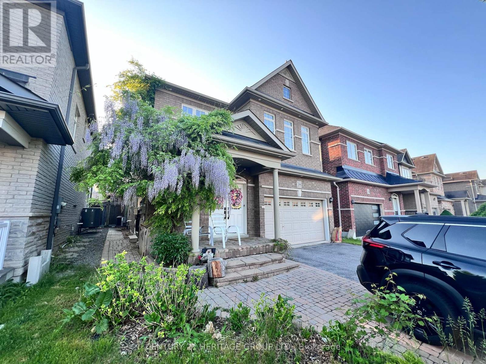 MAIN FL - 388 KWAPIS BOULEVARD, newmarket (woodland hill), Ontario