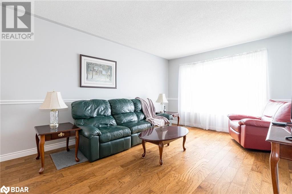 4 Marjoy Avenue, Barrie, Ontario  L4M 6N6 - Photo 8 - 40640077