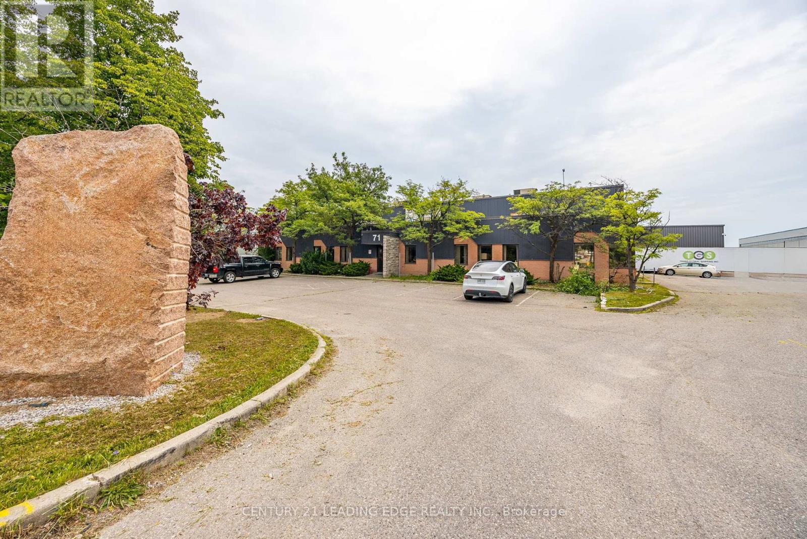 Upper - 71 Steinway Boulevard, Toronto (West Humber-Clairville), Ontario  M9W 6H6 - Photo 2 - W9297989