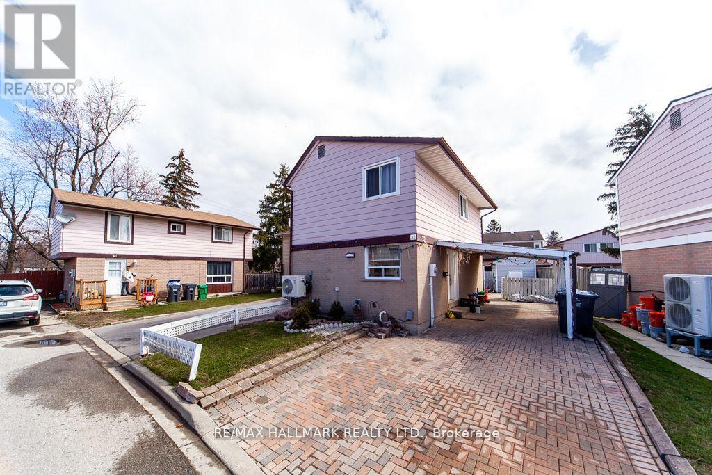 32 HINDQUARTER COURT, brampton (central park), Ontario