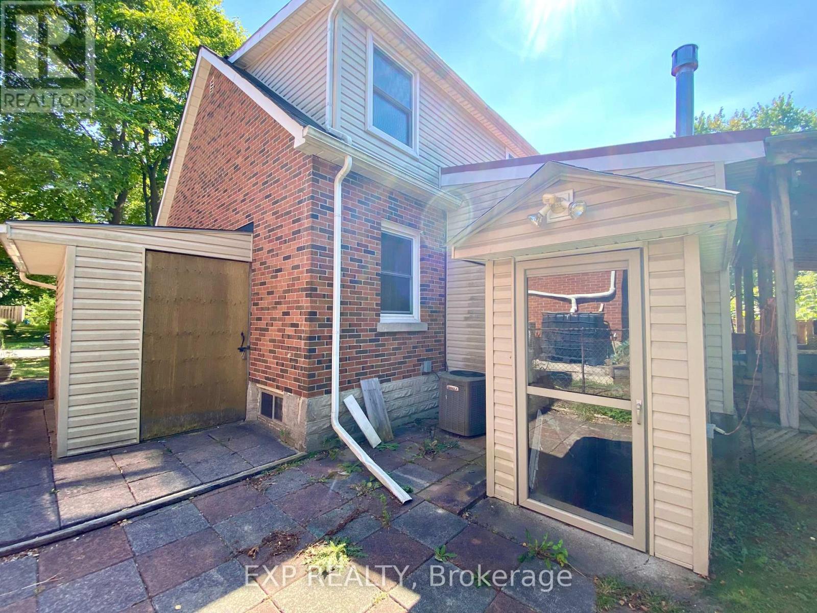 8 Vancouver Drive, Guelph (Central East), Ontario  N1E 2G2 - Photo 7 - X9298186