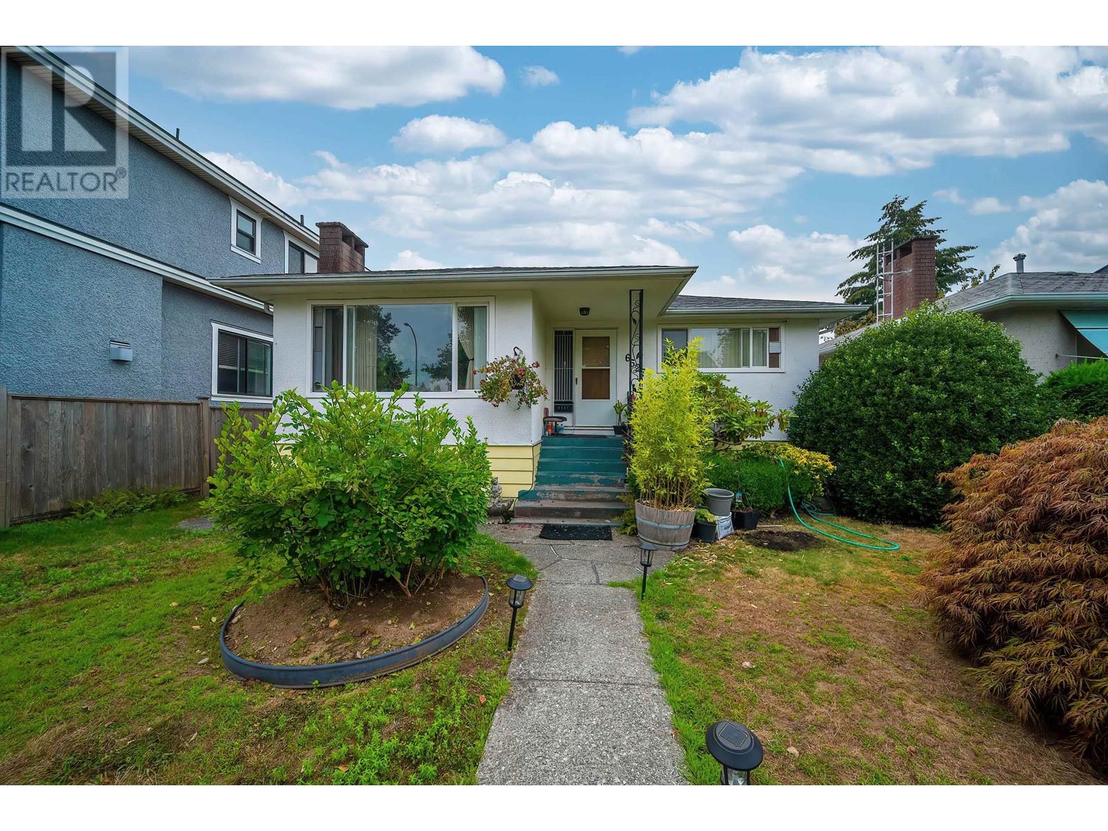 6527 Tyne Street, Vancouver, British Columbia  V5S 3L9 - Photo 3 - R2916089