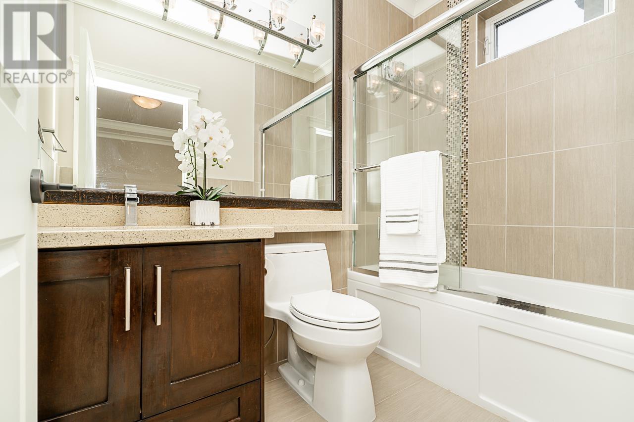 Listing Picture 28 of 40 : 9028 PINEWELL CRESCENT, Richmond / 烈治文 - 魯藝地產 Yvonne Lu Group - MLS Medallion Club Member