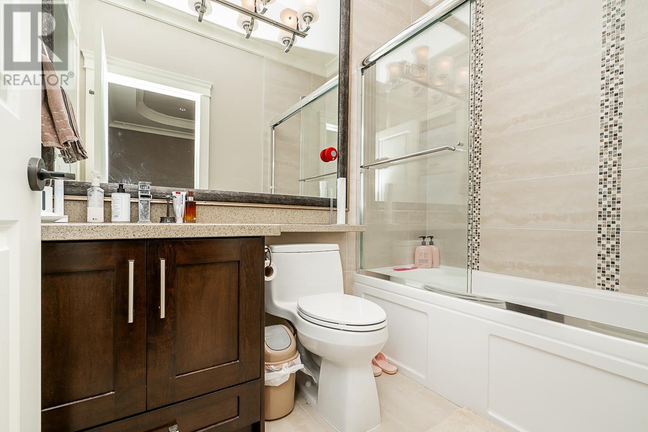 Listing Picture 34 of 40 : 9028 PINEWELL CRESCENT, Richmond / 烈治文 - 魯藝地產 Yvonne Lu Group - MLS Medallion Club Member