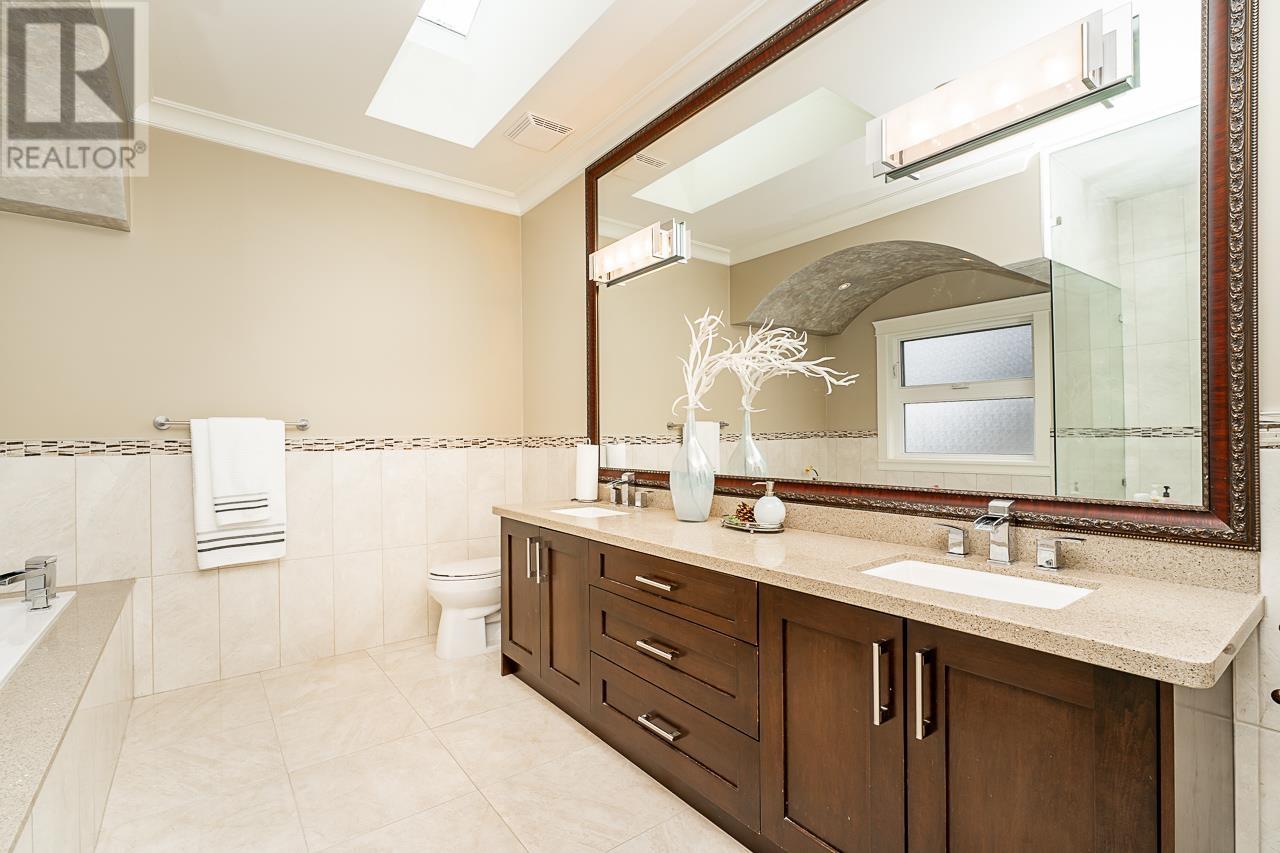 Listing Picture 25 of 40 : 9028 PINEWELL CRESCENT, Richmond / 烈治文 - 魯藝地產 Yvonne Lu Group - MLS Medallion Club Member