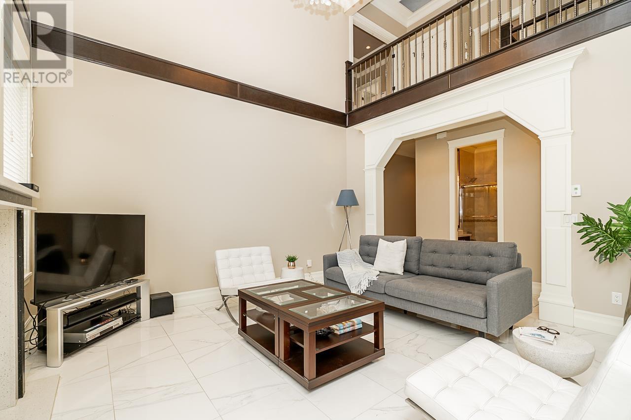 Listing Picture 12 of 40 : 9028 PINEWELL CRESCENT, Richmond / 烈治文 - 魯藝地產 Yvonne Lu Group - MLS Medallion Club Member