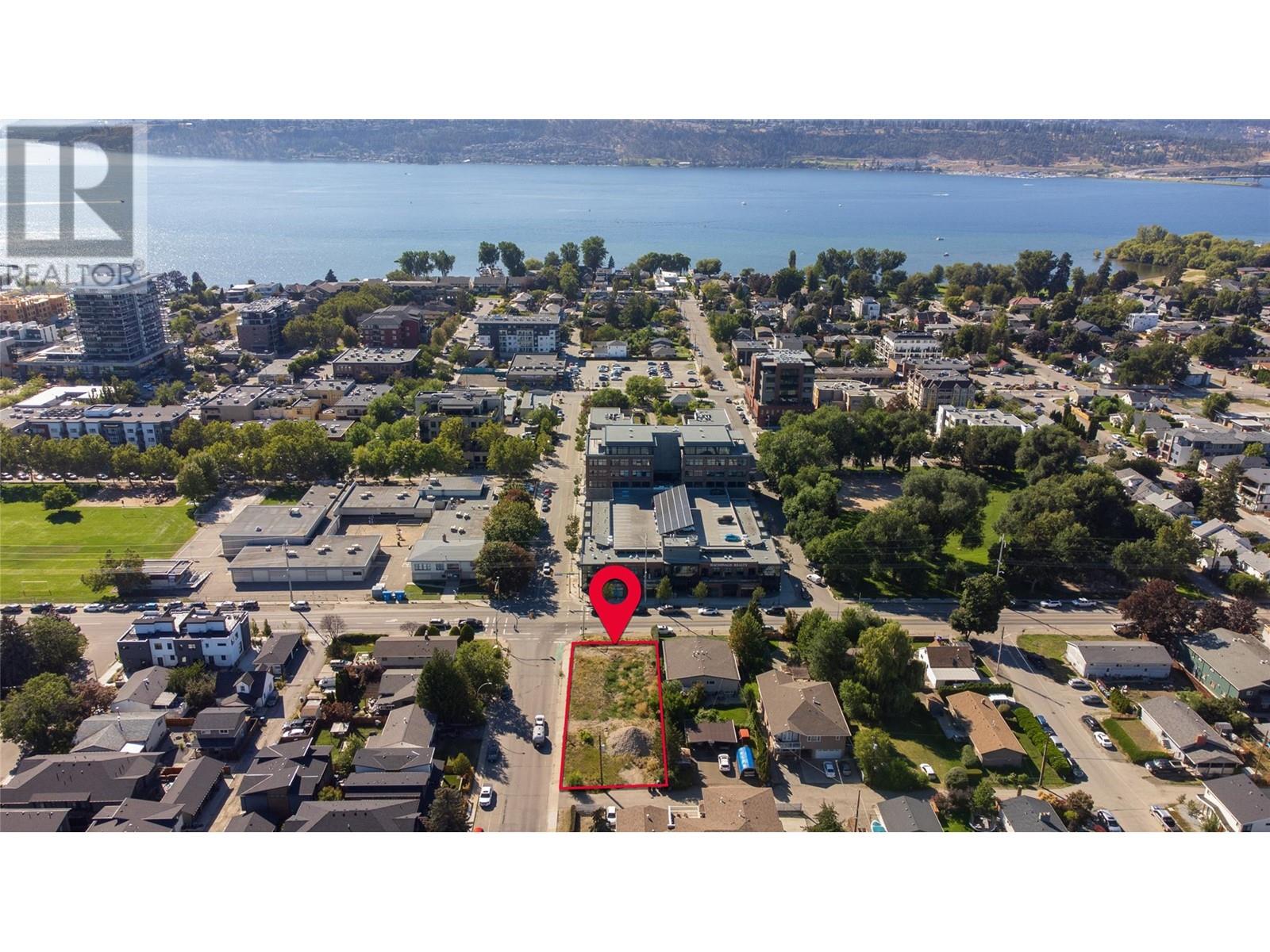 Property at 712 Raymer Avenue image 2