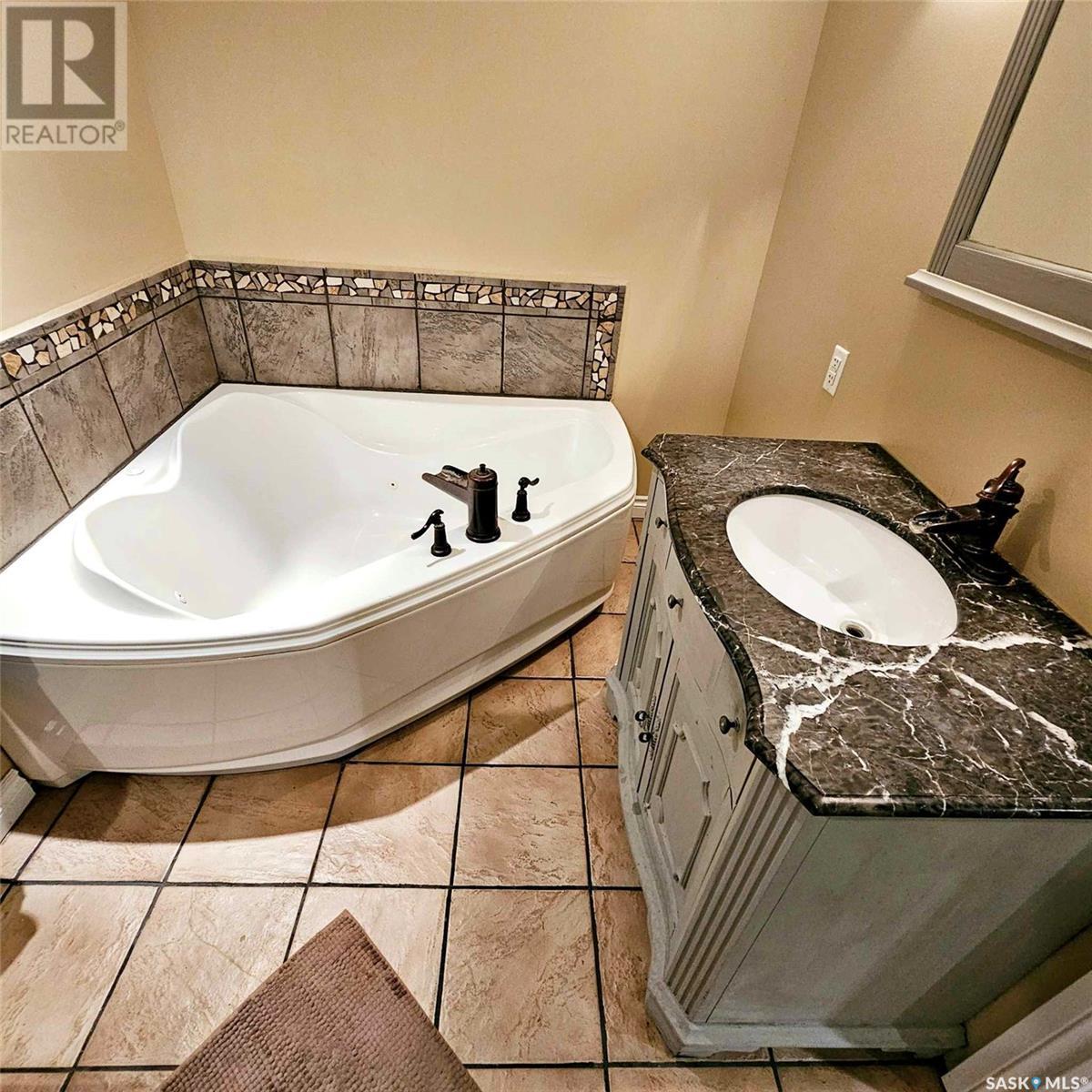 1117 Asquith Drive, Esterhazy, Saskatchewan  S0A 0X0 - Photo 28 - SK982461