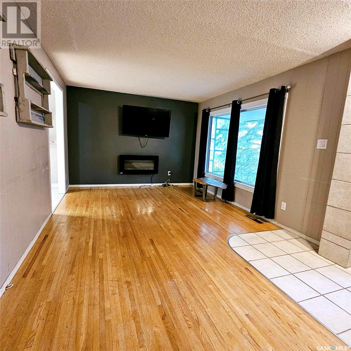 1117 Asquith Drive, Esterhazy, Saskatchewan  S0A 0X0 - Photo 3 - SK982461