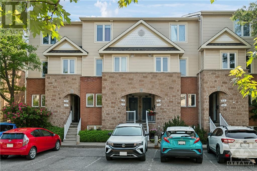 75 STRATHAVEN PRIVATE, Ottawa, Ontario