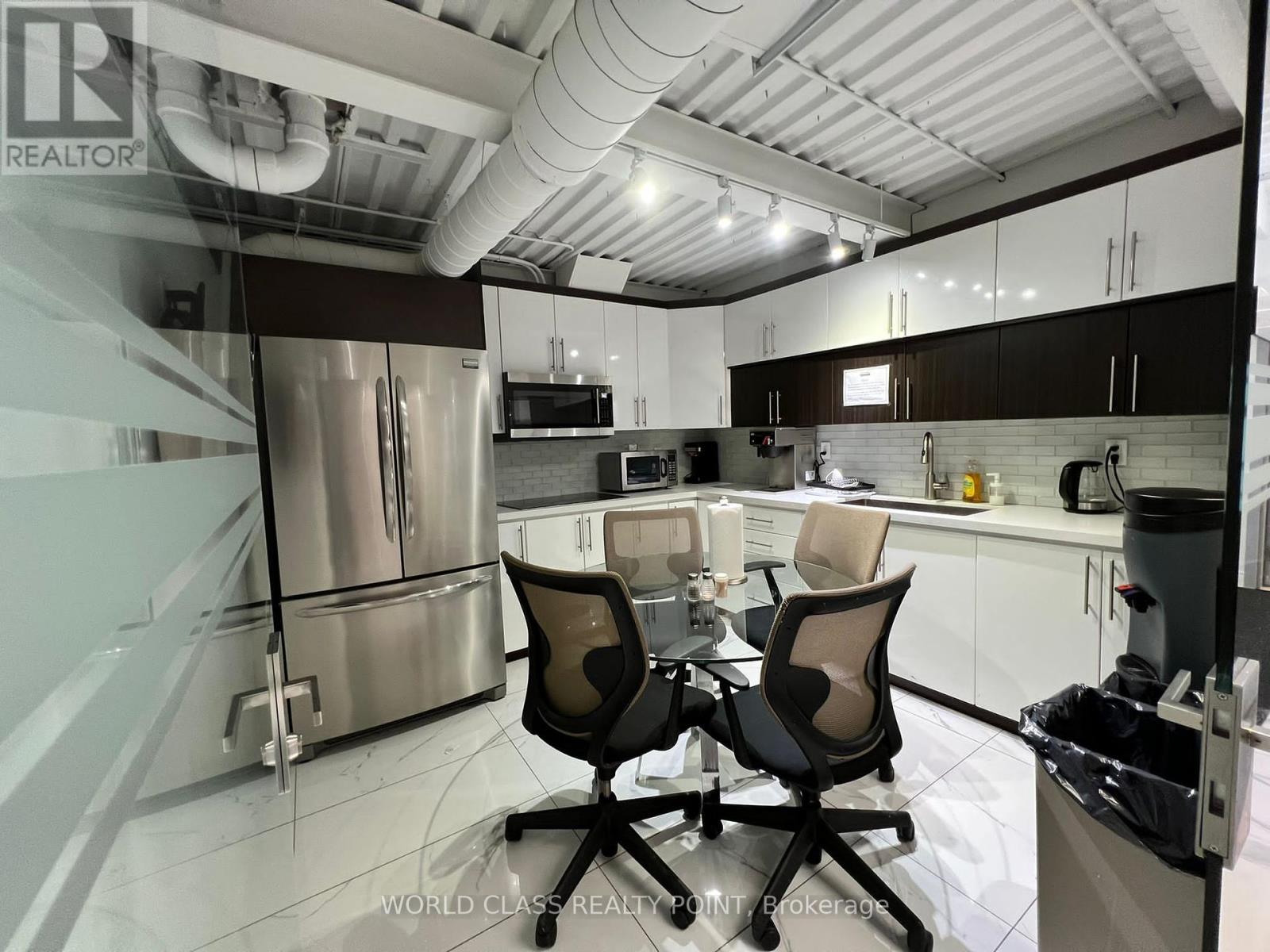 C113 - 55 Lebovic Avenue, Toronto (Clairlea-Birchmount), Ontario  M1L 0H2 - Photo 8 - E9298907