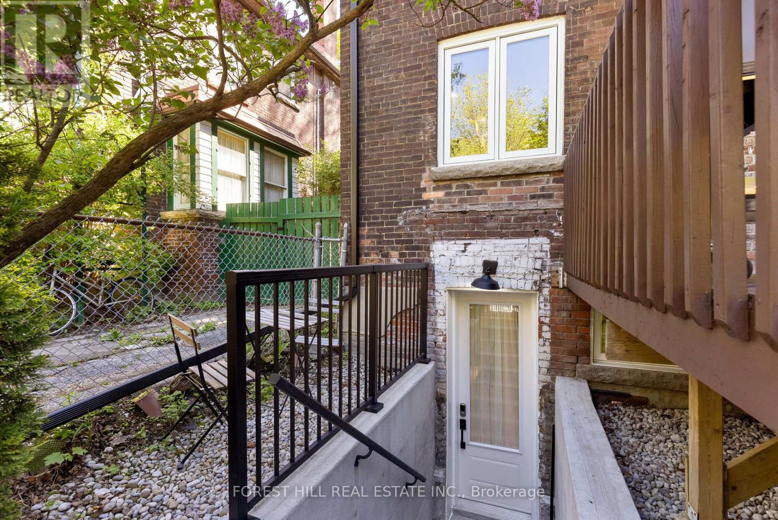 137 Springhurst Avenue, Toronto (South Parkdale), Ontario  M6K 1B9 - Photo 33 - W9298970