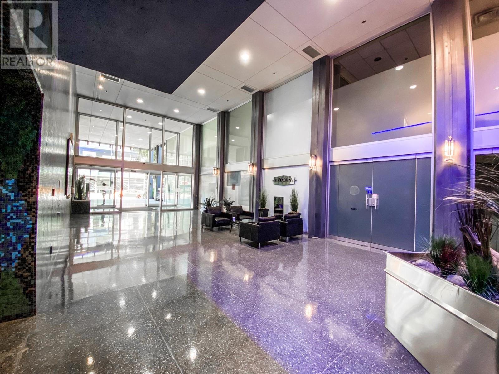 Listing Picture 2 of 13 : 253 970 BURRARD STREET, Vancouver / 溫哥華 - 魯藝地產 Yvonne Lu Group - MLS Medallion Club Member