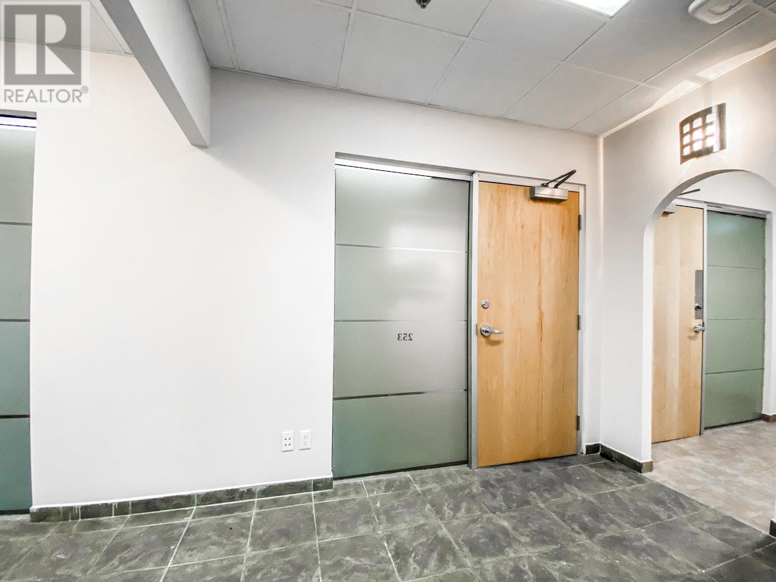 Listing Picture 3 of 13 : 253 970 BURRARD STREET, Vancouver / 溫哥華 - 魯藝地產 Yvonne Lu Group - MLS Medallion Club Member