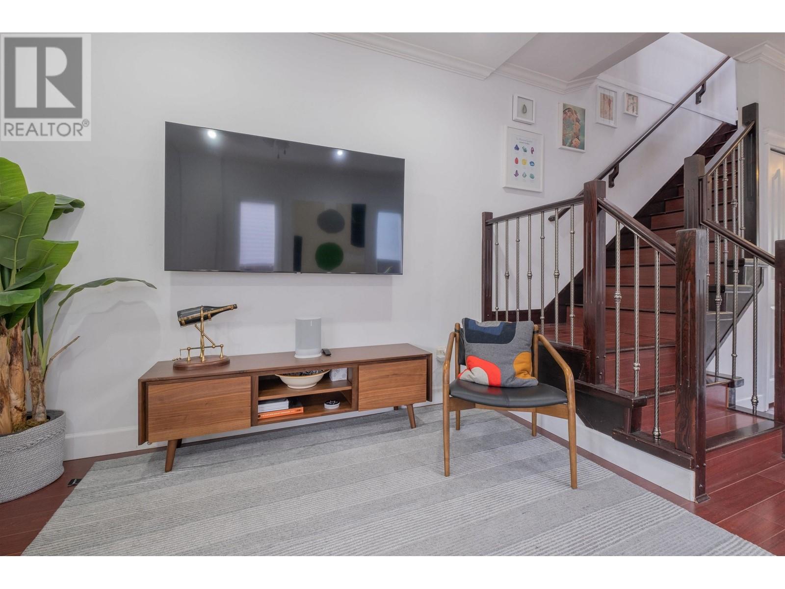 Listing Picture 7 of 22 : 3482 KNIGHT STREET, Vancouver / 溫哥華 - 魯藝地產 Yvonne Lu Group - MLS Medallion Club Member